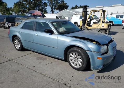 2008 Chrysler 300 Lx from USA, damaged, VIN 2C3KA43R68H268179